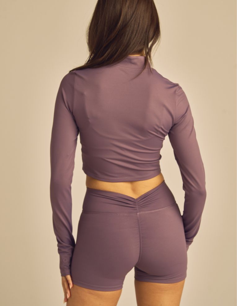 #color_plum
