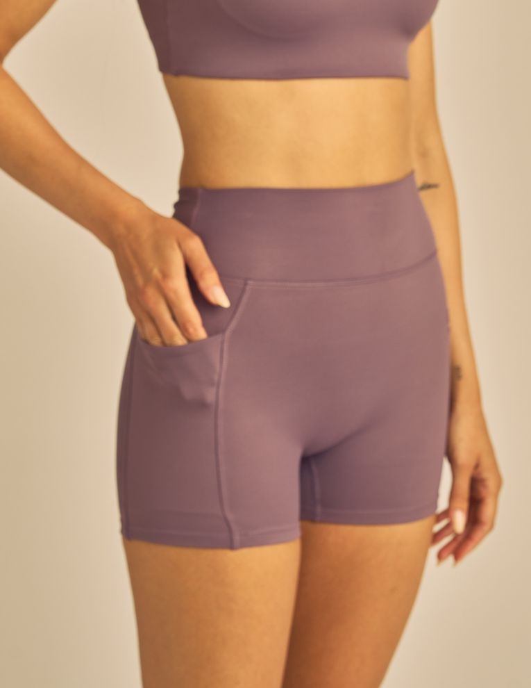 #color_plum