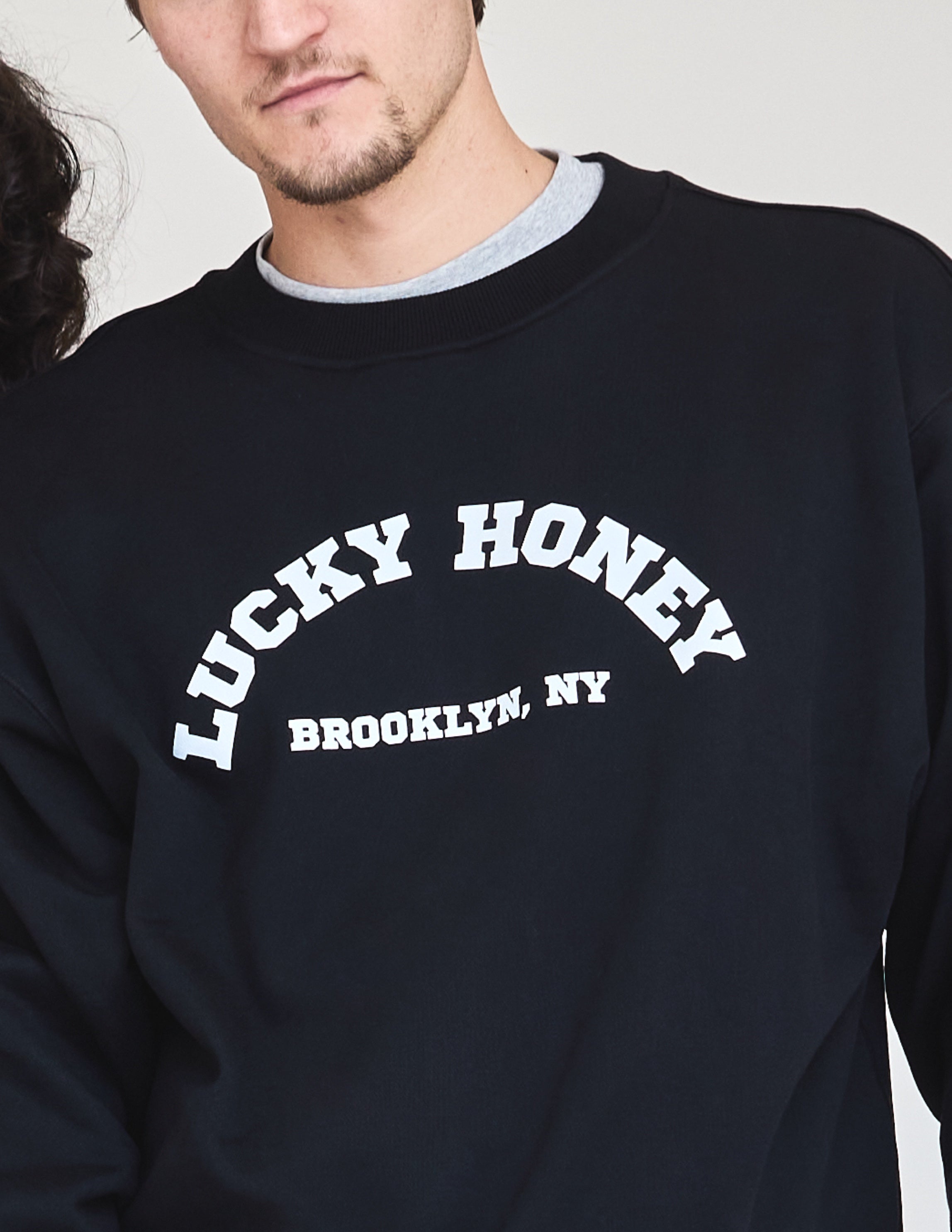 Le sweat-shirt à logo Lucky Honey pour homme