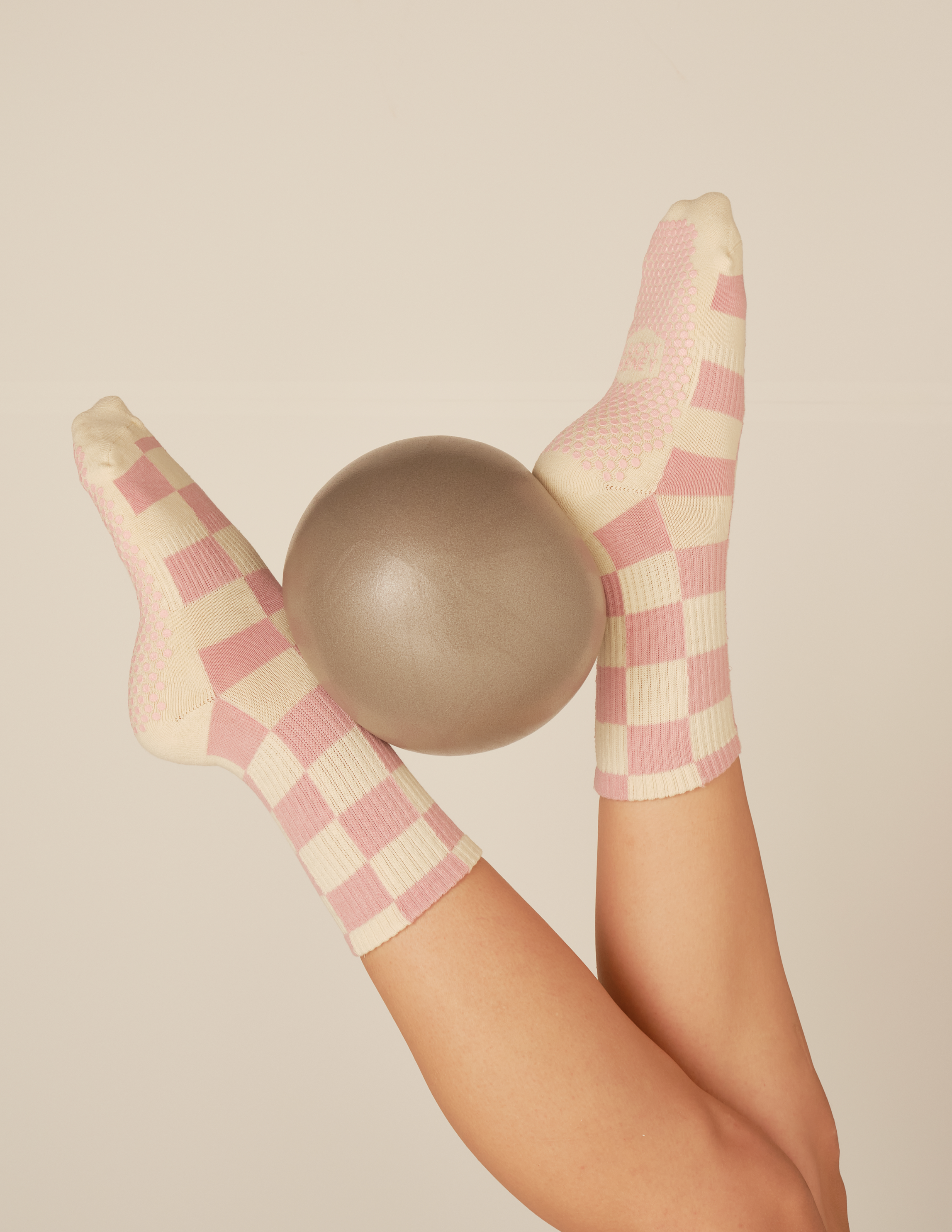 #color_pink and off white