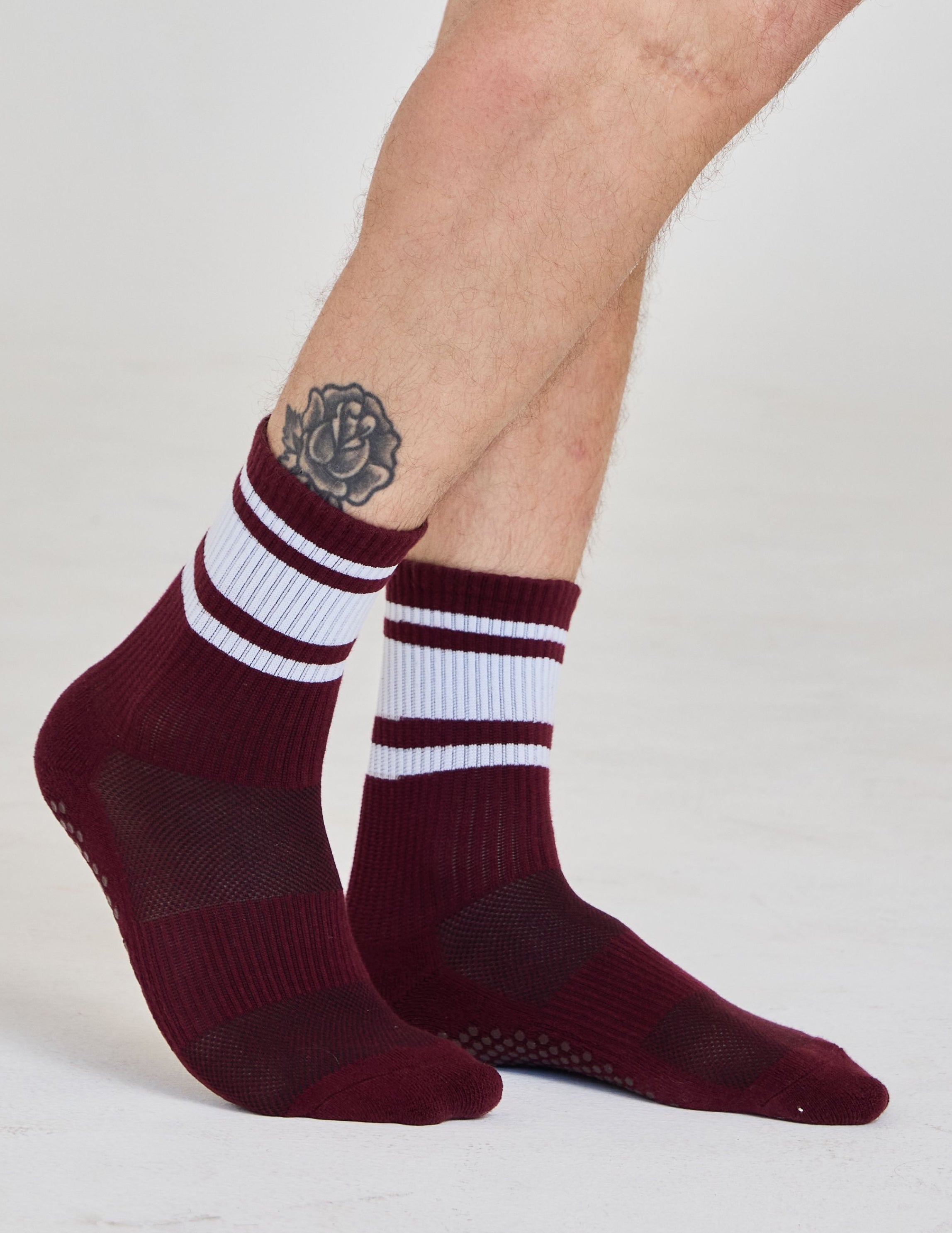 #color_maroon and white
