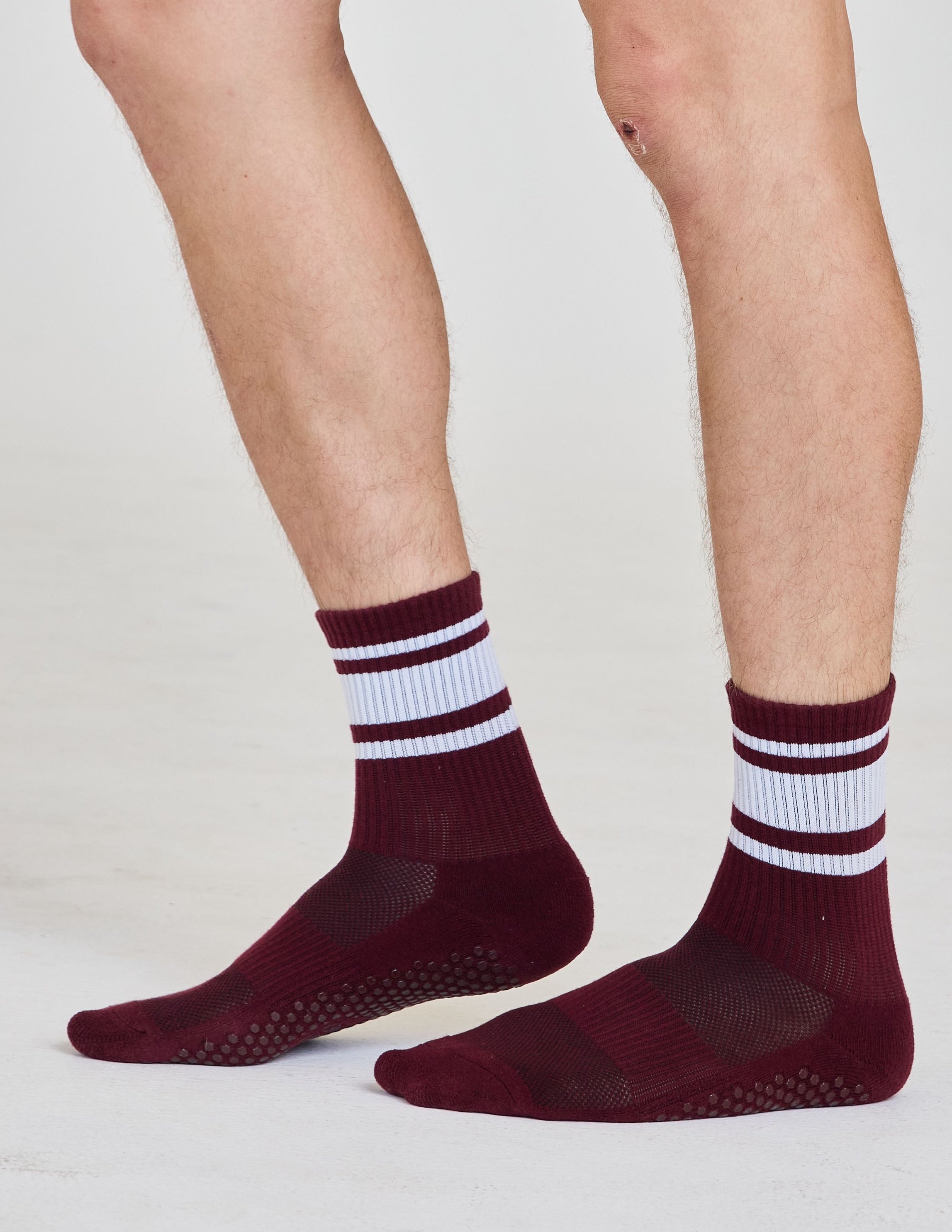 #color_maroon and white
