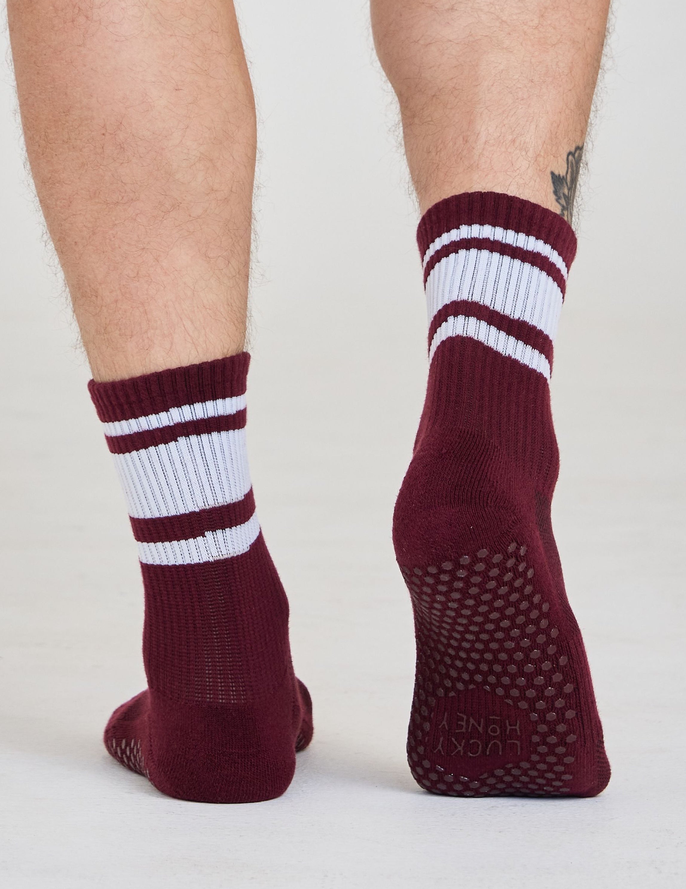 #color_maroon and white