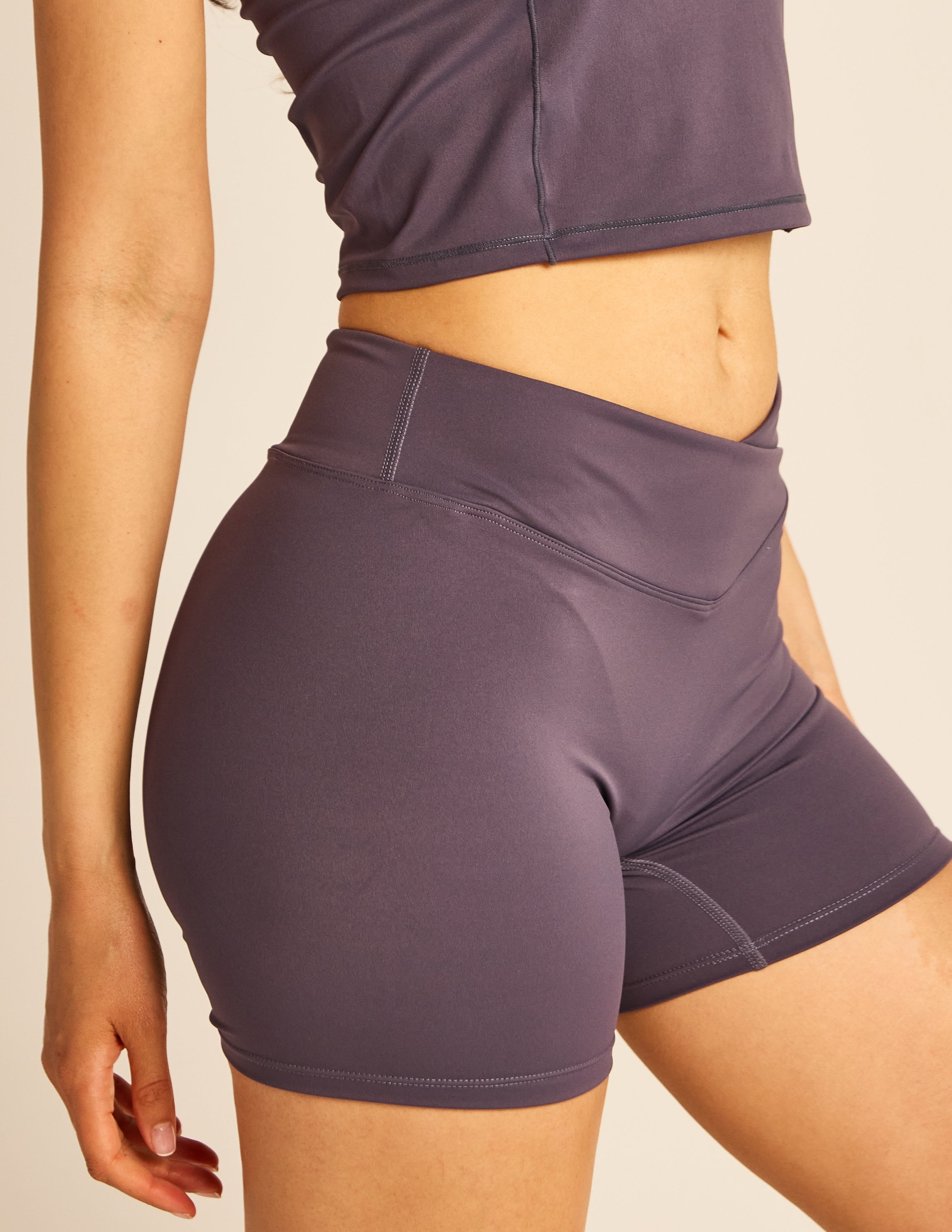 #color_plum
