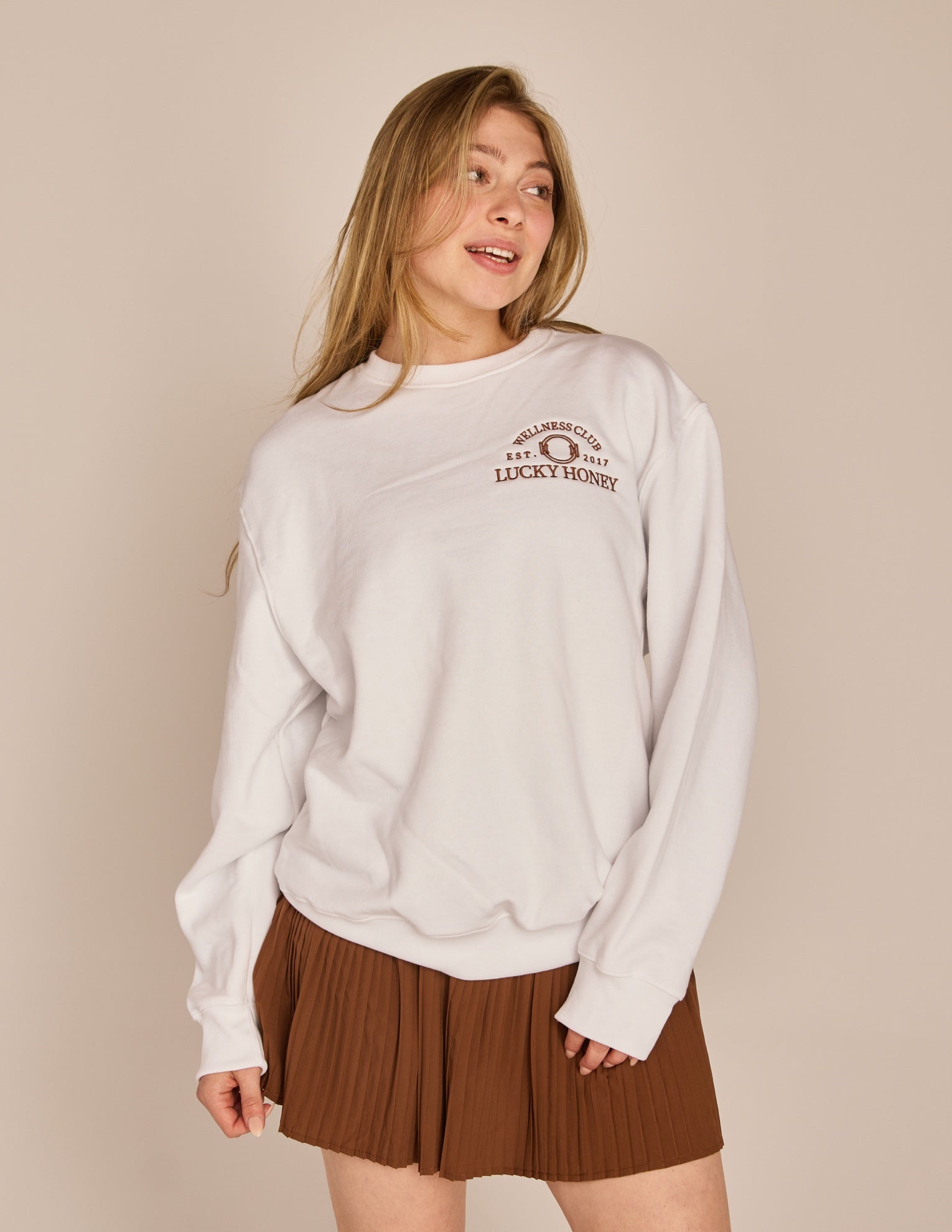 The Lucky Honey Wellness Club Sweatshirt White and Toffee